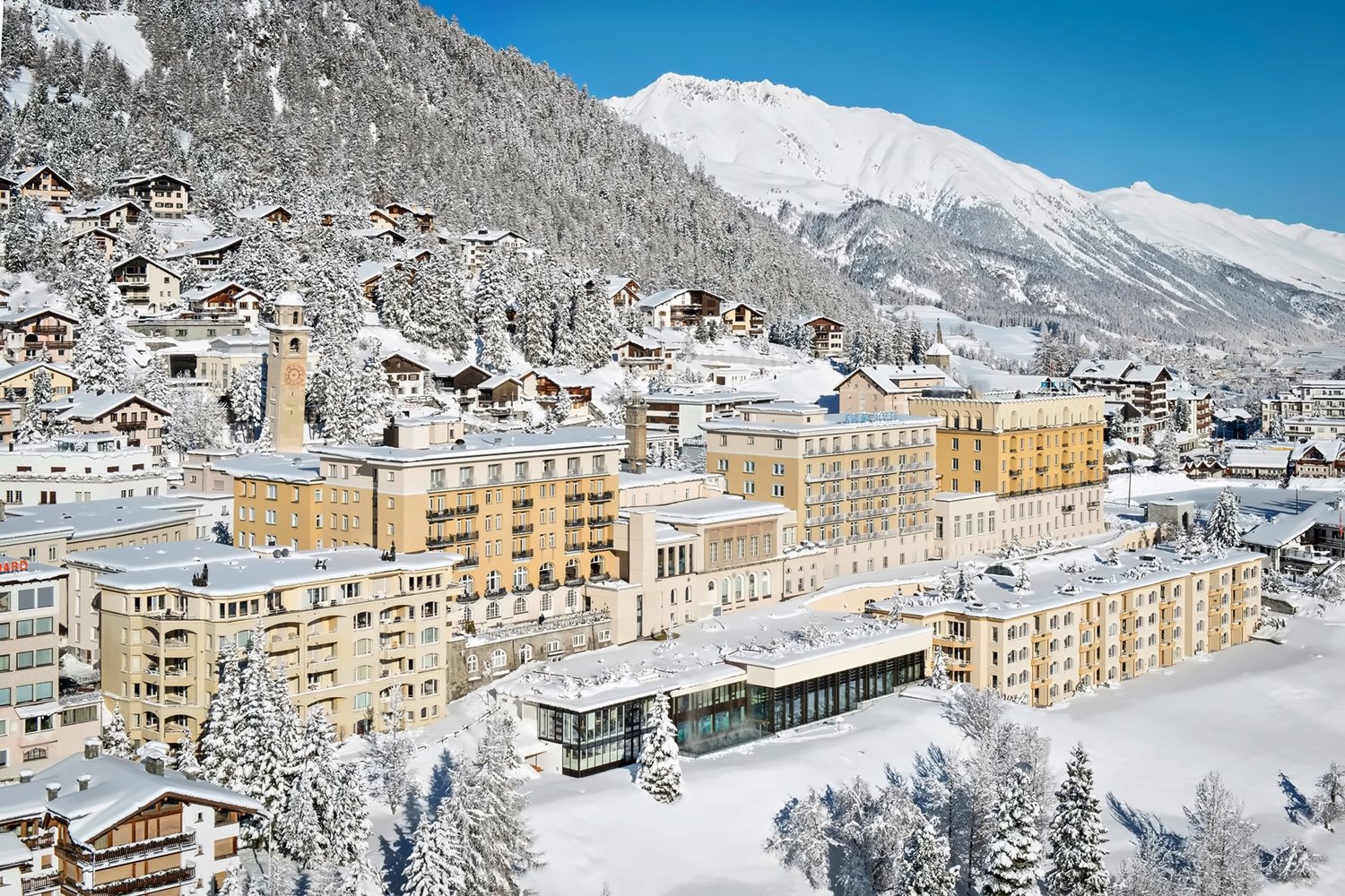 Best Luxury Ski Resorts for Shopping. Alps Boutiques and Fashion