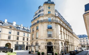 Grand Hotel du Palais Royal  exterior